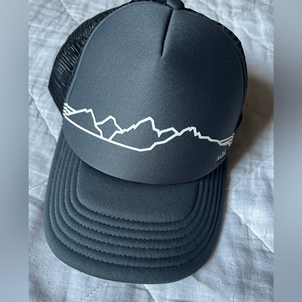 stio trucker hat